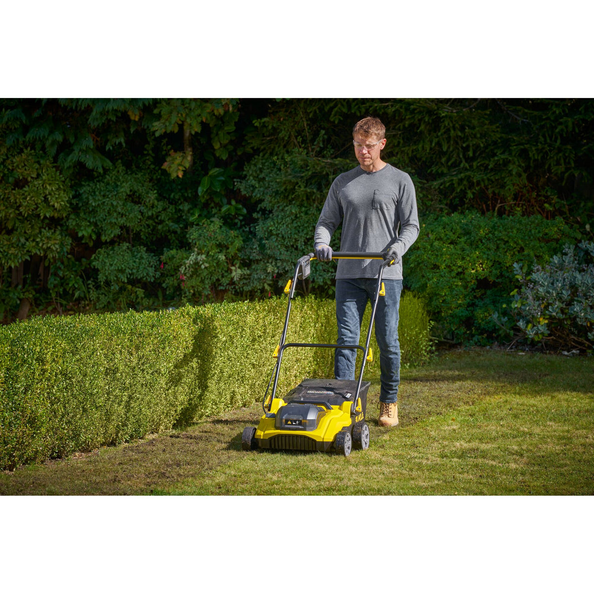 escarificador sem escovas v20 li-ion 2x18v 38cm com 2 baterias 4ah - stanley (scoep3801m2-qw) - scoep3801m2-qw
