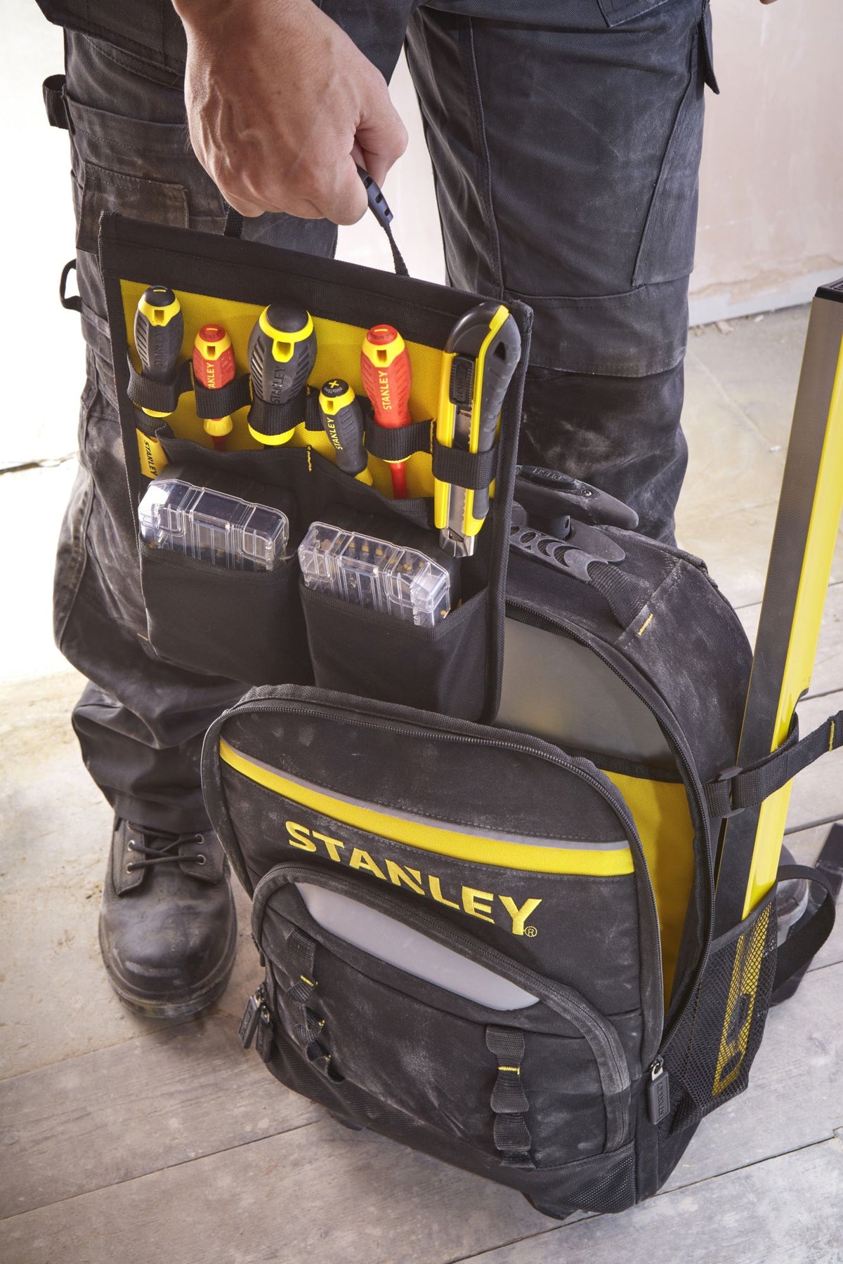 mochila com rodas - stanley (stst83307-1) - stst83307-1