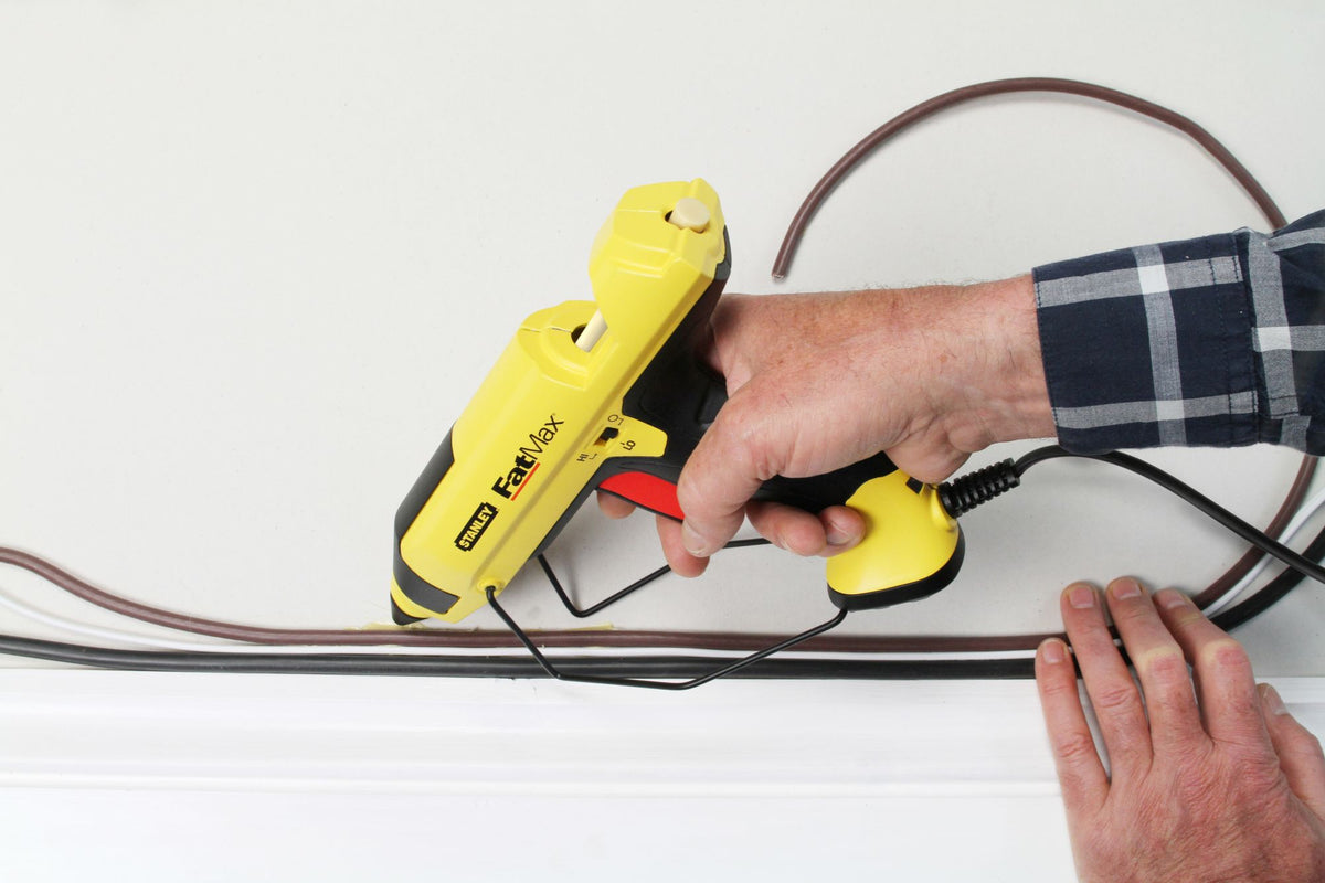pistola de cola termofusível fatmax® gr100r 200w - 18 barras de cola - stanley (fmht6-70418) - fmht6-70418