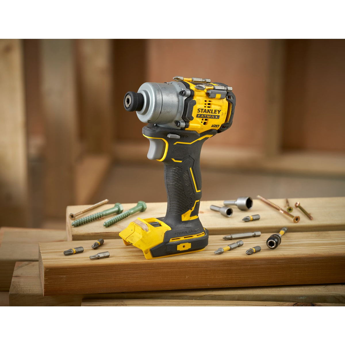 Aparafusador de Impacto BRUSHLESS V20 Li-Ion 18V 203Nm, porta-pontas 1/4' (6,35mm), 3 velocidades variáveis 1400, 2400, 3200 rpm, 4200 ipm. Sem carregador/bateria - STANLEY (SFMCF830B-XJ) - vista 2