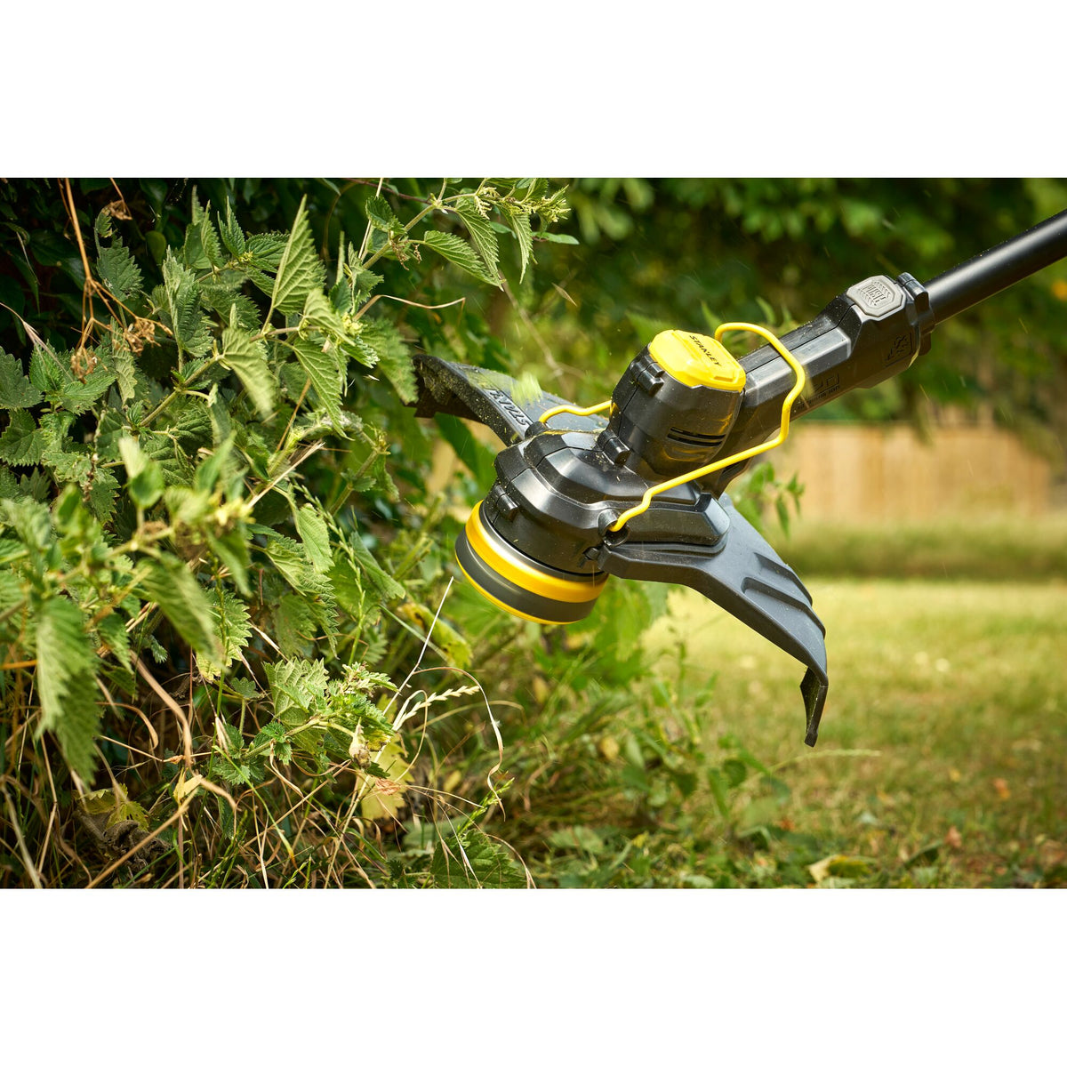 aparador v20 li-ion 18v 33cm com 1 bateria 4ah - stanley (stcst933m1-qw) - stcst933m1-qw